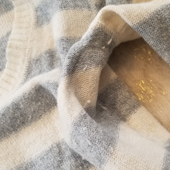 Mossimo Gray and Cream Sweater - Picture 6 of 8